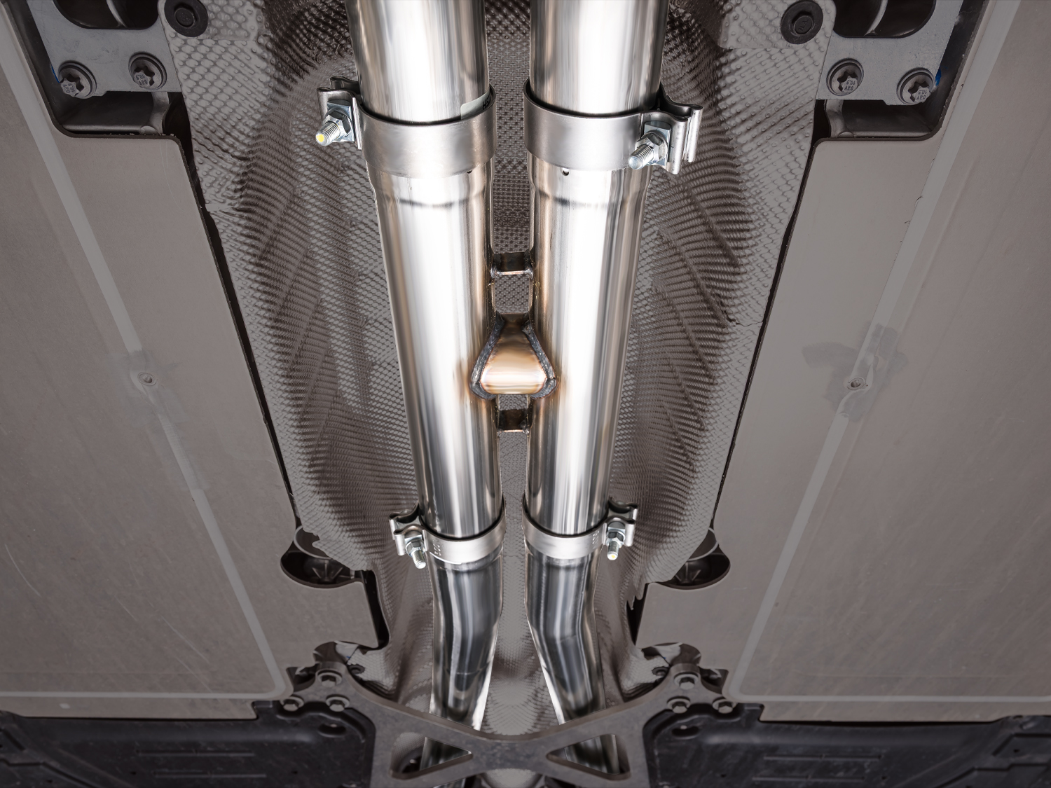 BMW (4.4) Exhaust System Kit - Image 9