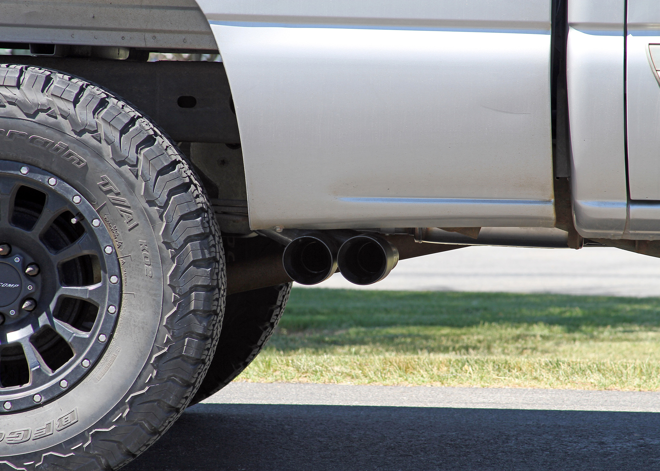 Flowmaster Flow FX Cat-Back Exhaust System - Image 2