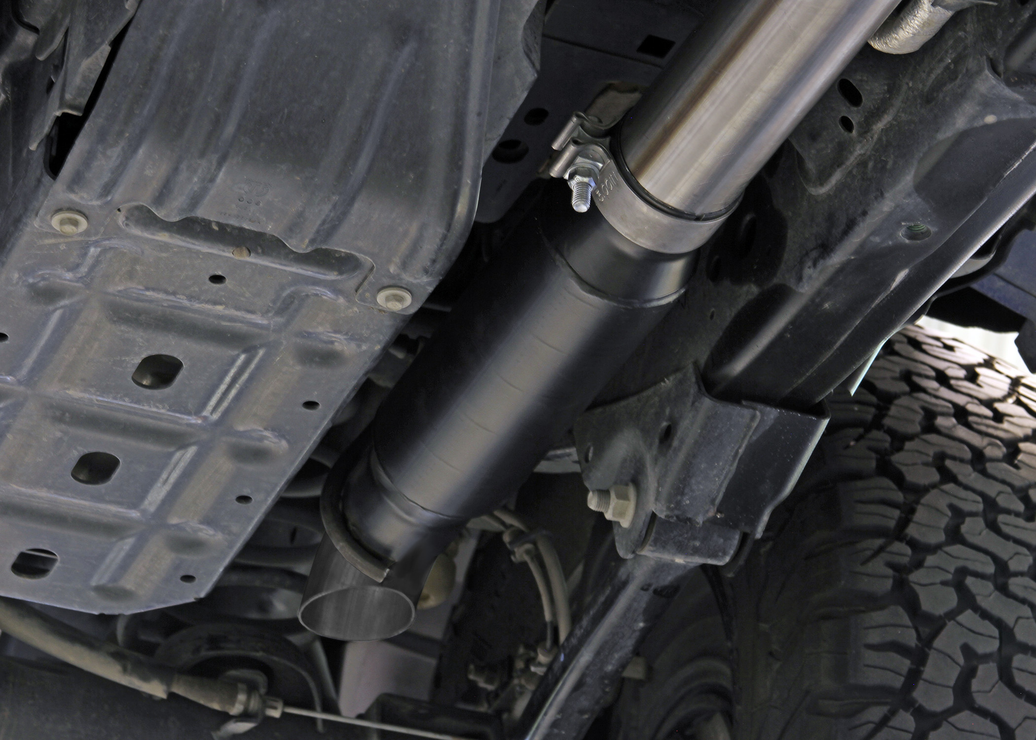Flowmaster Outlaw Extreme Cat-Back Exhaust System - Image 4