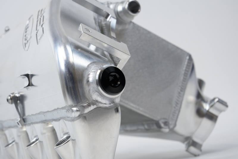 CSF 8233 Charge-Air-Cooler Manifold detailed view